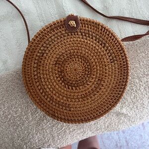 Circular straw bag